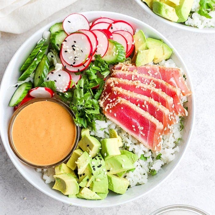 Vibrant Seared Ahi Tuna Poke Bowl: Restaurant Quality at Home